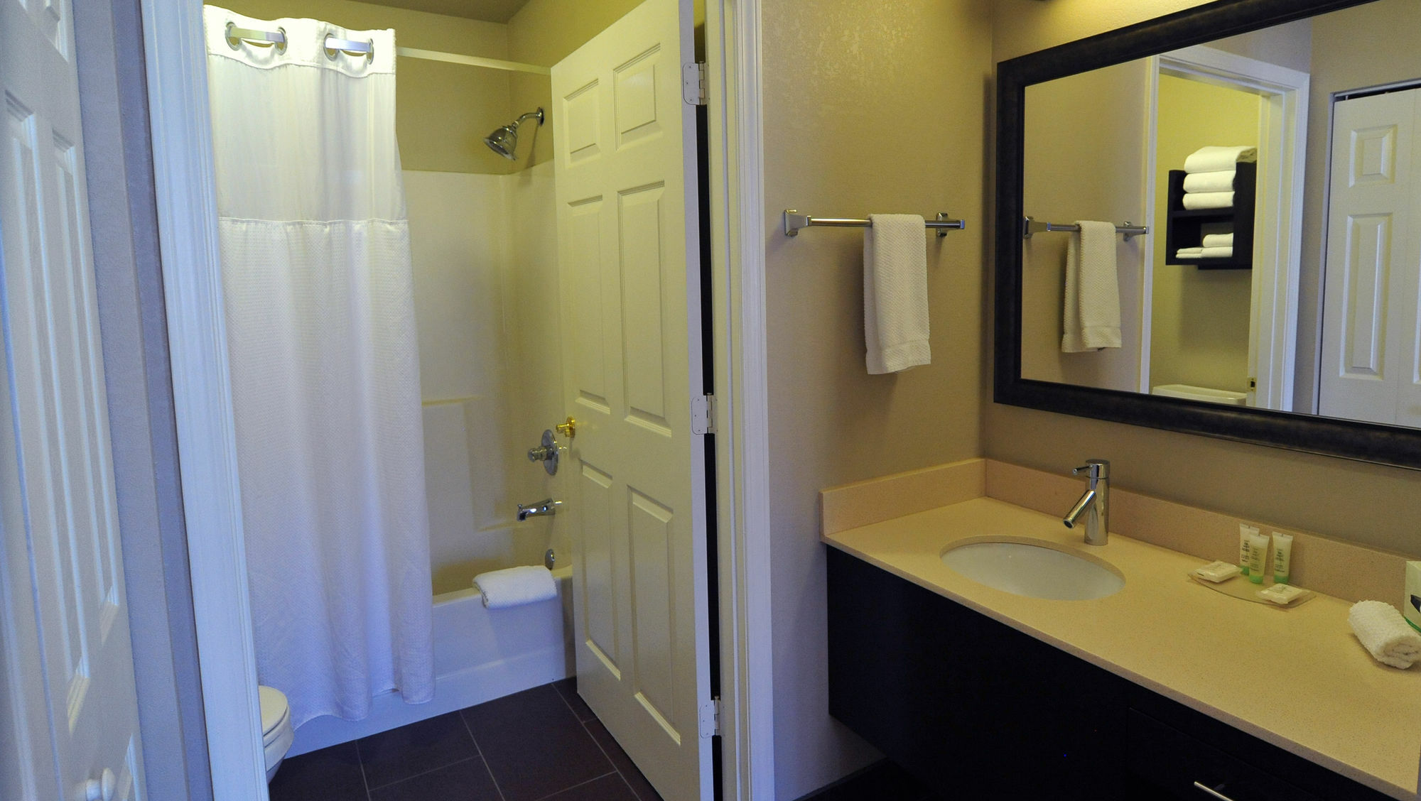 Staybridge Suites Chicago-Oakbrook Terrace By Ihg Zewnętrze zdjęcie